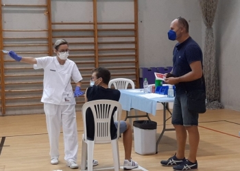 Elche traslada la vacunación al polideportivo de El Toscar