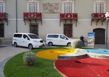 Orihuela renueva su flota con vehículos cien por cien eléctricos
