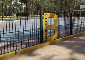 Orihuela estrena señalética en el Polideportivo Municipal