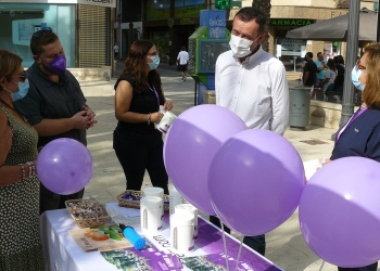 Elche intensificará su colaboración con la Asociación de Familiares de Personas con Alzheimer