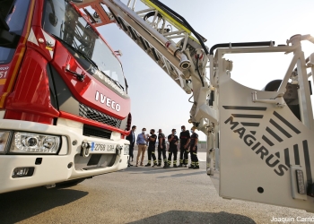 Los bomberos de Torrevieja incorporan una nueva auto escalera