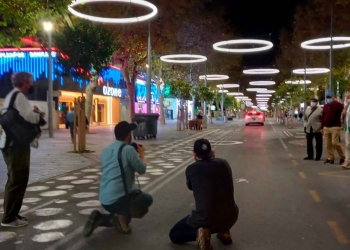 Un grupo de localizadores de producciones cinematográficas y de televisión visita Benidorm