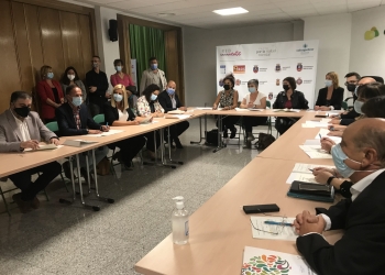 Catorce municipios de la comarca firman en Petrer el Pacto por la Salud Mental en el Vinalopó