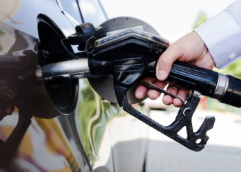 Cómo ahorrar en combustible en tu próximo viaje