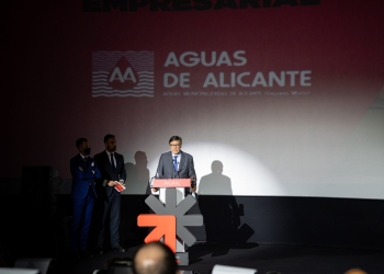 Los Premios Alfil 2021 galardonan la apuesta de Aguas de Alicante por la digitalización en la gestión del ciclo del agua