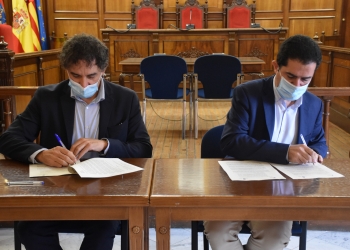 Alcoy y Turisme firman la renovación del CdT de interior