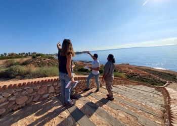 Medio Ambiente comienza a retirar especies invasoras en la cala de La Glea
