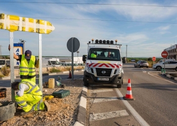 Adif comienza a colocar las señales informativas de la estación del AVE de Matola