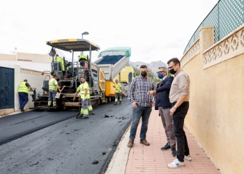 L’Alfàs inicia las obras de reasfaltado de las calles Fenoll y Manises