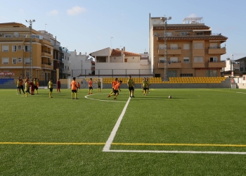 La Diputación incrementa las ayudas para renovar campos de fútbol de césped artificial