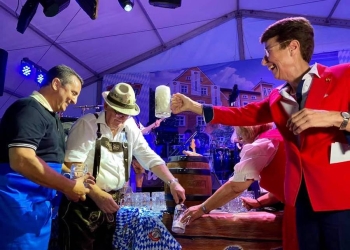 El Oktoberfest de La Nucía abre su primer barril