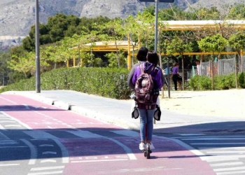 Benidorm colabora con la DGT en una campaña para proteger al peatón y garantizar su movilidad segura