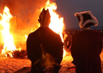 La Mare de Déu del Sofratge es rescatada sin daño de las llamas