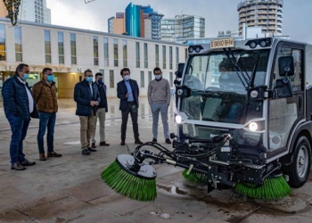 Benidorm testa una nueva barredora 100% eléctrica
