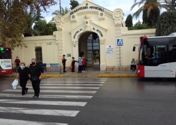 Alicante celebra una festividad de Todos los Santos muy tranquila