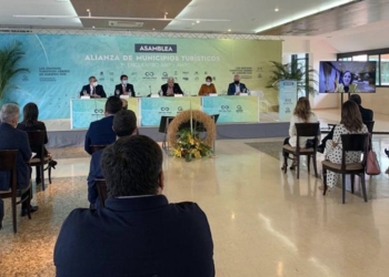 Toni Pérez reivindica fórmulas para que los municipios turísticos accedan a una financiación adecuada