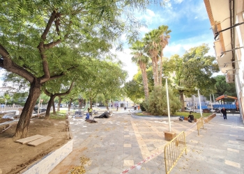 Elda inicia la remodelación de la plaza situada en la avenida de las Acacias junto al ‘Edificio Chimo’