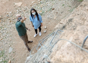 Juventud organiza una jornada de iniciación al rápel en la vía ferrata de la cantera de Serra Gelada