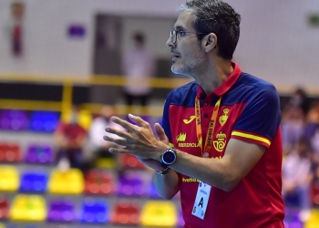 « Es una gran responsabilidad y orgullo poder defender el balonmano femenino español»