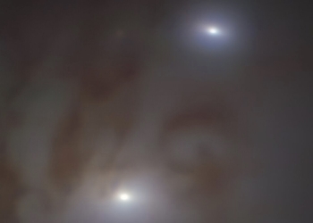 Descubierta la pareja de agujeros negros supermasivos más cercanos a la Tierra