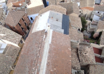 El pueblo se une para mantener el templo