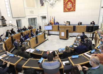 La Diputación saca adelante su presupuesto con la abstención de Compromís y el voto en contra del Grupo Socialista