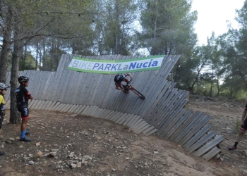 Carlos Coloma organiza un campus de bici de montaña para adultos