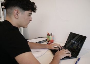 Más de un tercio de los niños y adolescentes que han estudiado en modalidad online durante la pandemia mostraron altos niveles de ansiedad