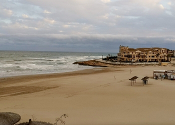 Orihuela cierra las playas el día de Navidad para evitar aglomeraciones