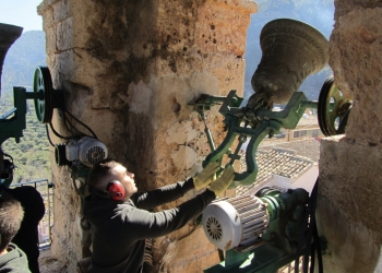 Una asociación del Comtat reivindica el volteo manual de las campanas