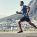 ¿Por qué movemos los brazos al correr?