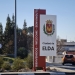 Elda continúa la renovación de la señalización vertical con la instalación de los tótems de bienvenida a la ciudad