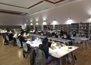La Biblioteca de Caravana amplía su horario durante la época de exámenes
