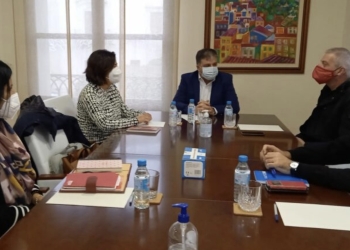 Ayuntamiento y sindicatos suman fuerzas en defensa de la plantilla de Agrícola Villena