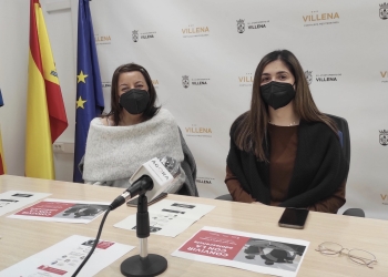 Villena aborda cómo convivir con adolescentes