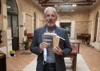 «Soy un poeta atrapado en el siglo XIX»