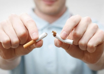 ¿Por qué dejar de fumar produce un aumento de peso?