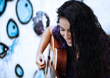 «No cambiaría nada de lo que tengo por trabajar con un sello discográfico»