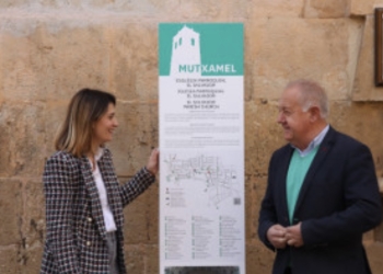 Mutxamel renueva su señalética turística con paneles accesibles