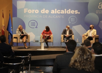 La Diputación de Alicante refuerza el municipalismo en el Primer Foro de alcaldes de la provincia