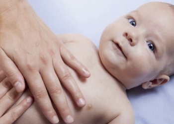 Cómo gestionar el temido cólico del lactante