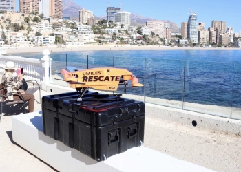 Benidorm acoge la presentación de un dron de última tecnología para el rescate en las playas