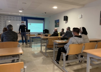 La segunda edición del curso de nómadas digitales de la UA analiza la economía colaborativa y el marketing digital aplicado