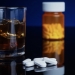¿Beber alcohol corta el efecto de los antibióticos?