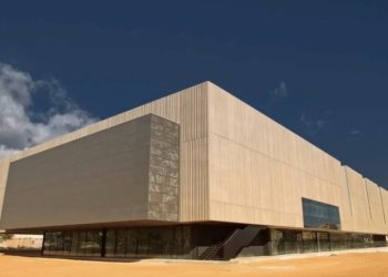 La prensa alicantina analiza en Elche las nuevas narrativas de comunicación