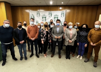 Petrer pide al presidente de la Diputación que incremente la aportación para la reforma de la piscina