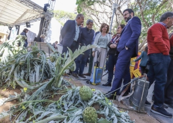 Almoradí rinde homenaje a la alcachofa