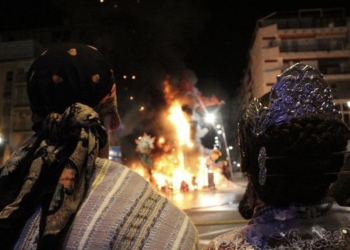 Sortilegios de cartón y pólvora