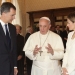¿Por qué las mujeres no pueden vestir de blanco frente al papa?