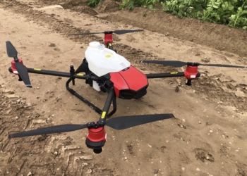 La Policía Local de Orihuela incauta un dron que estaba realizando tratamientos fitosanitarios aéreos no permitidos